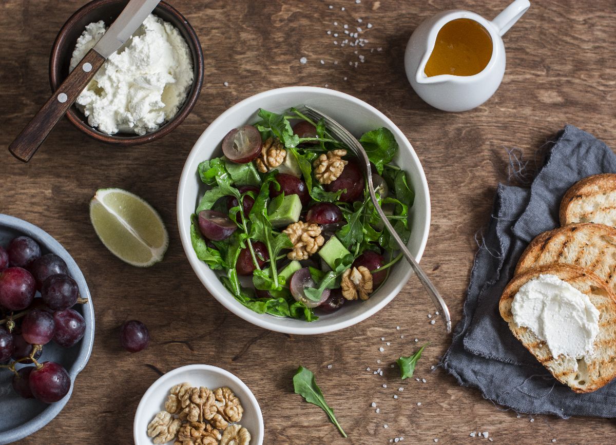 Hot grape ragout with pumpkin seed oil and white wine dressing - Eisberg
