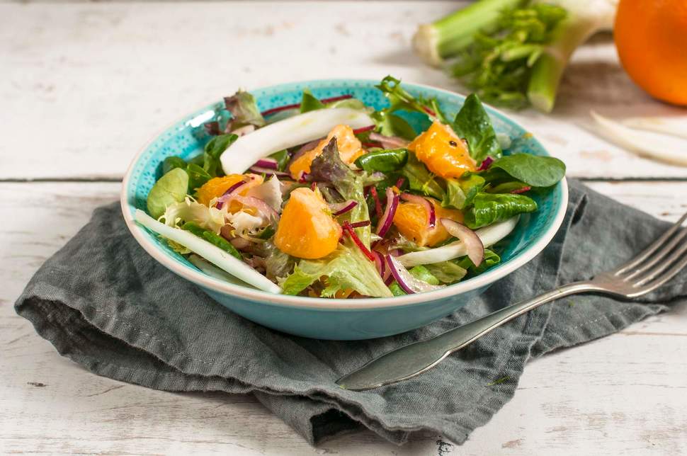 Marinated orange green salad - Eisberg