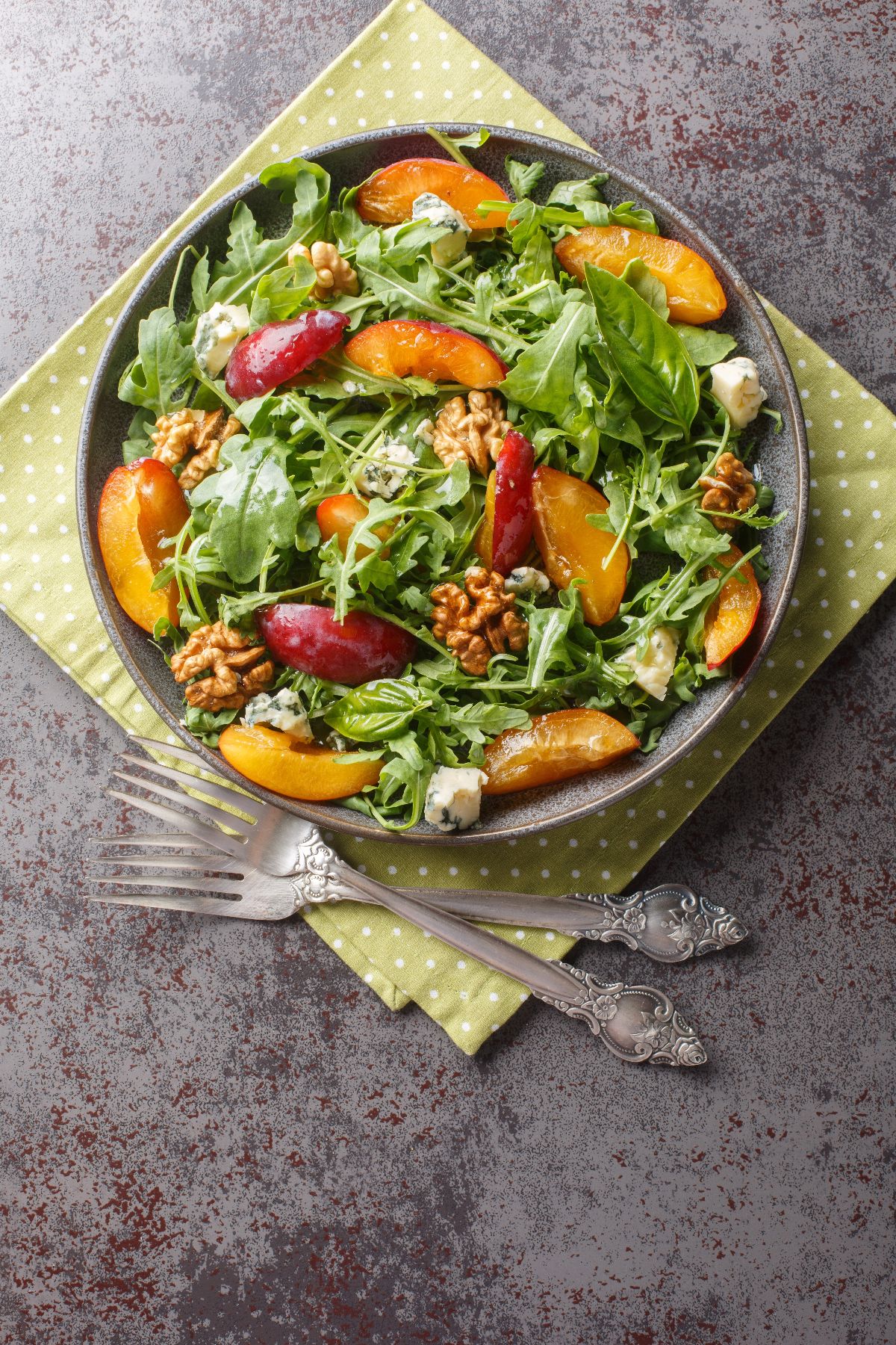 Plums stuffed with ricotta - Eisberg